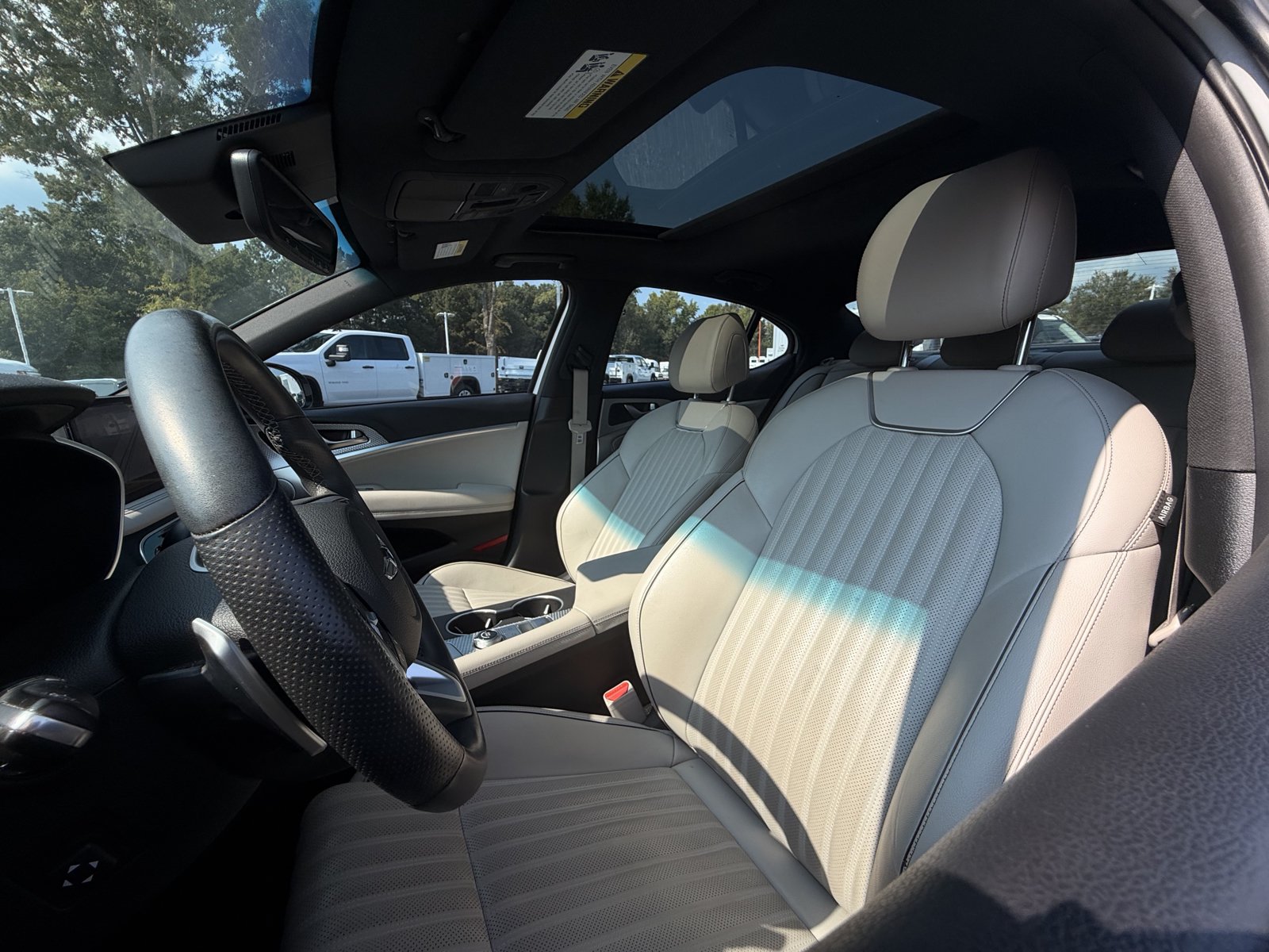 Used 2023 Genesis G70 2.0T w/ Sport Prestige Package RWD image 26