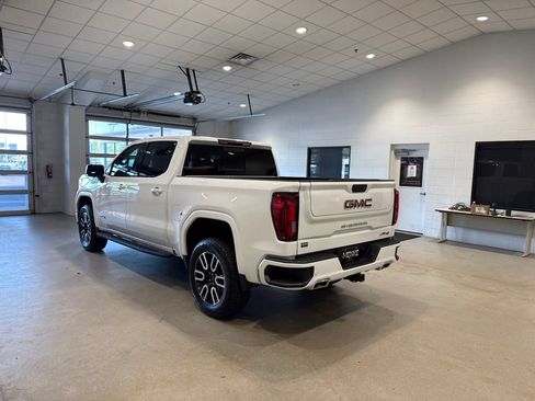 Used 2023 GMC Sierra 1500 AT4 w/ AT4 Premium Package AWD/4WD image 5