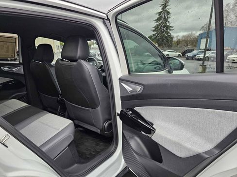 Used 2023 Volkswagen ID.4 Pro image 13