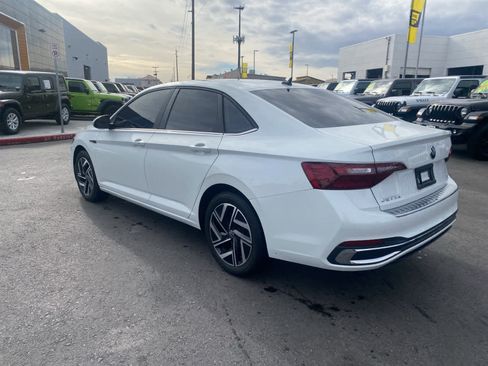 Used 2023 Volkswagen Jetta SEL image 7