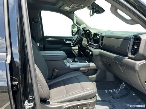 Used 2025 Chevrolet Silverado 2500 LTZ w/ Trail Boss Package AWD/4WD image 17