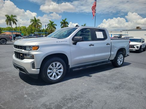 Used 2022 Chevrolet Silverado 1500 Custom RWD image 2