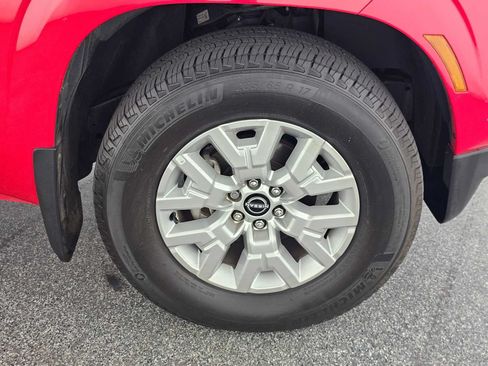 Used 2023 Nissan Frontier SV w/ Tow Package RWD image 9