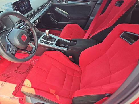 Used 2025 Honda Civic Type R image 15