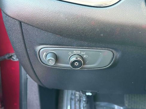 Used 2018 Chevrolet Equinox LT FWD image 21