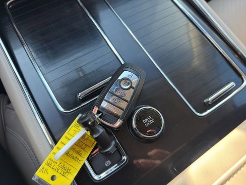 Used 2022 Lincoln Aviator Reserve w/ Equipment Group 201A image 40