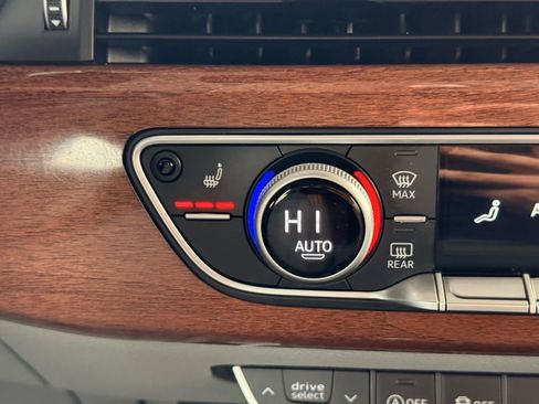 Used 2021 Audi A4 2.0T Premium w/ Convenience Package image 30