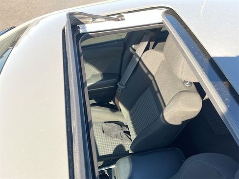 Used 2023 Dodge Charger R/T w/ Navigation & Travel Group image 21