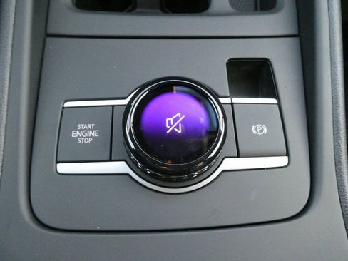 New 2026 Volkswagen Tiguan SE R-Line AWD/4WD image 7