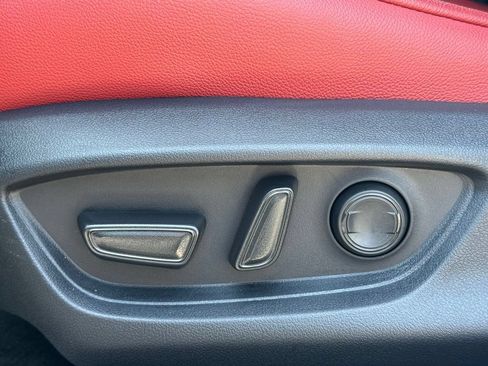 Certified 2025 Toyota Camry SE FWD image 22