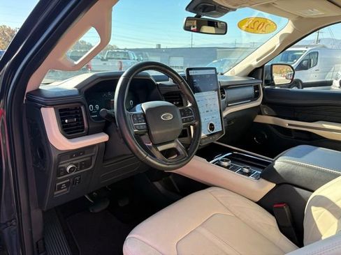 Used 2022 Ford Expedition Platinum image 10