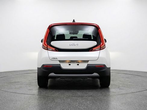 Used 2025 Kia Soul LX w/ LX Technology Package image 7