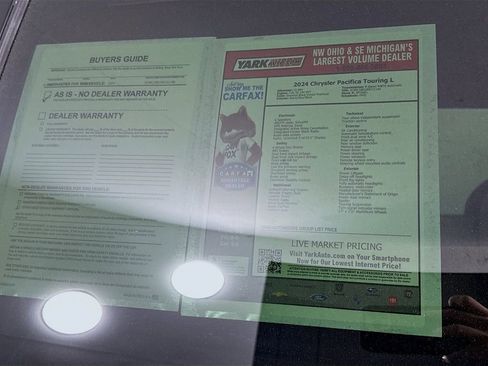 Certified 2024 Chrysler Pacifica Touring-L image 15