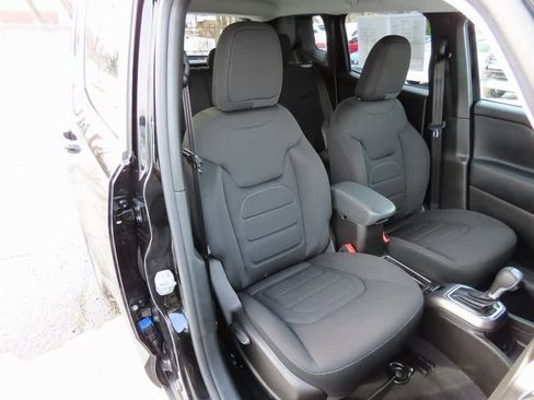 Used 2022 Jeep Renegade Latitude image 17