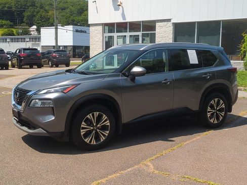 Used 2021 Nissan Rogue SV w/ Premium Package AWD/4WD image 2