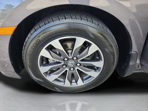 Certified 2024 Honda Odyssey EX-L image 37