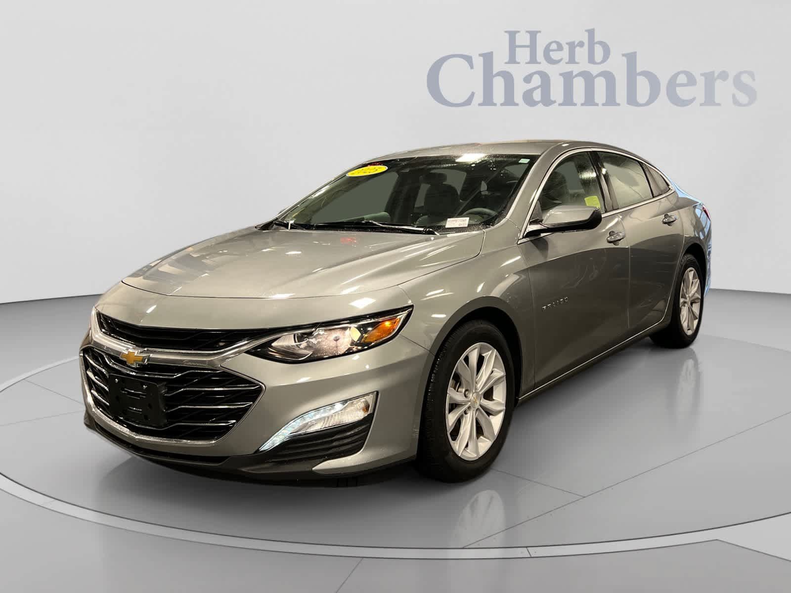 Used 2025 Chevrolet Malibu LT FWD image 4