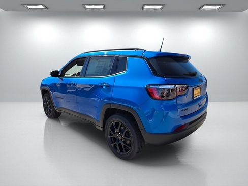 New 2026 Jeep Compass Latitude image 3