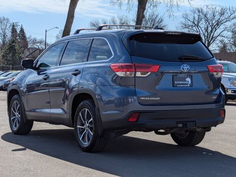 Used 2019 Toyota Highlander XLE FWD image 9