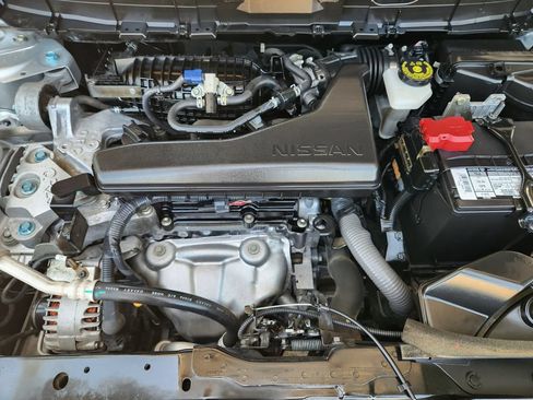 Used 2017 Nissan Rogue SV FWD image 30