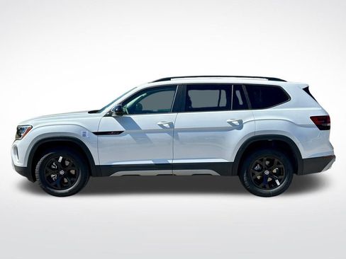 New 2026 Volkswagen Atlas Peak Edition image 8