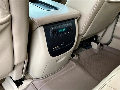 Used 2011 GMC Yukon SLT w/ SLT-2 Equipment Package AWD/4WD image 24