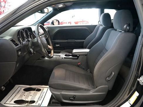 Used 2010 Dodge Challenger SE RWD image 21