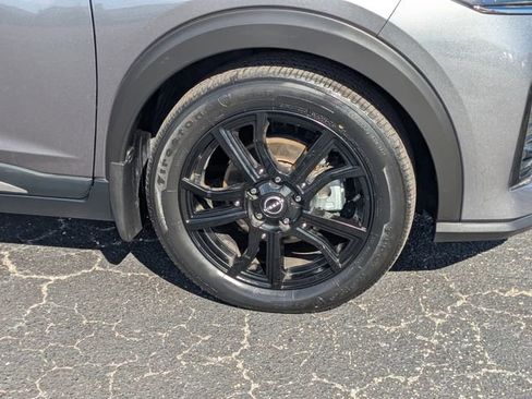 Used 2022 Nissan Kicks SR w/ Premium Package image 10