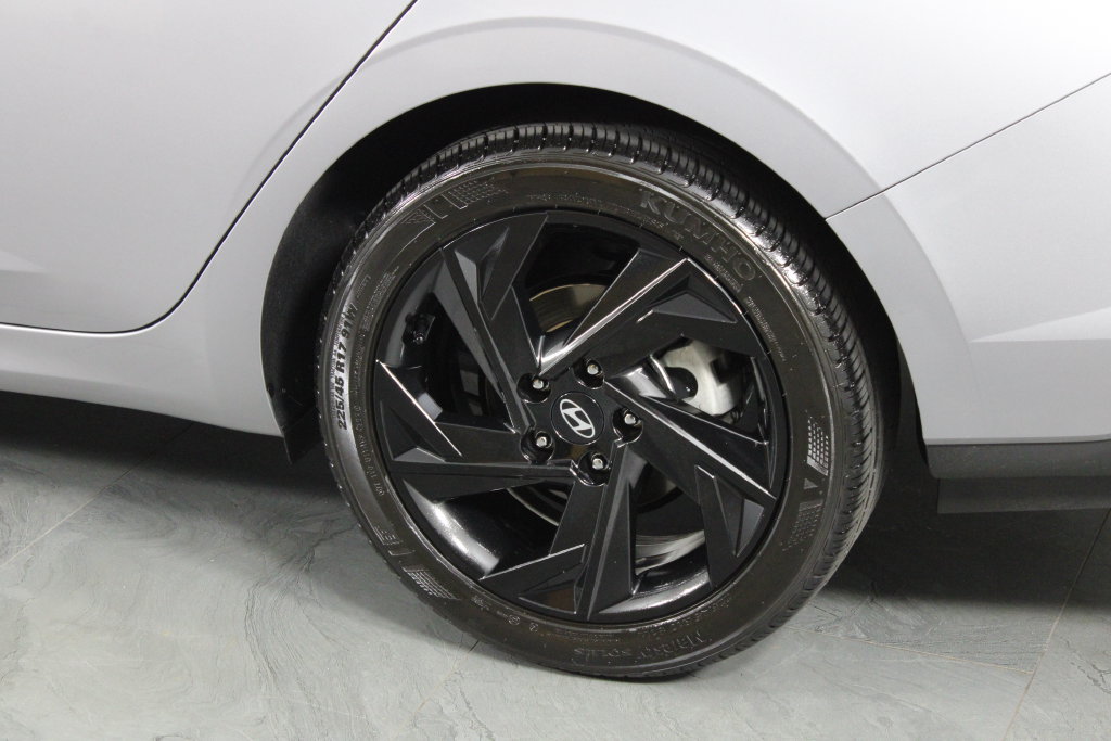 Certified 2026 Hyundai Elantra Sport FWD image 15