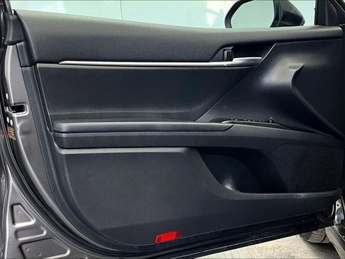 Used 2020 Toyota Camry SE FWD image 20