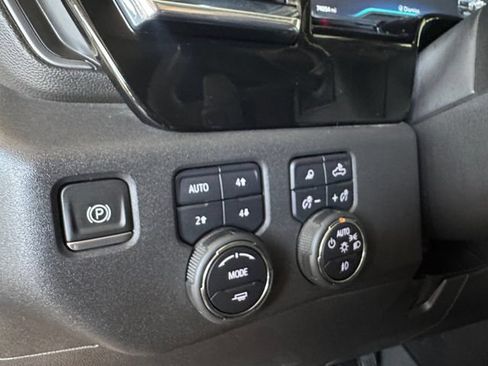 Used 2023 Chevrolet Silverado 1500 LT Trail Boss w/ LT Trail Boss Premium Package AWD/4WD image 6