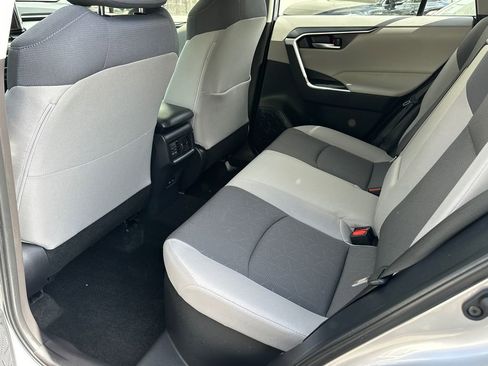 Used 2025 Toyota RAV4 XLE AWD/4WD image 15