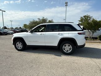 Used 2024 Jeep Grand Cherokee Laredo RWD video 2