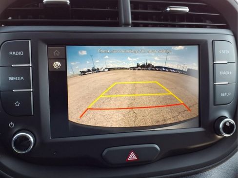 Used 2025 Kia Soul LX FWD image 11