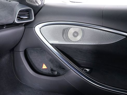 Used 2023 McLaren Artura RWD image 23