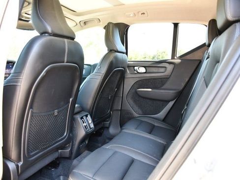 Used 2023 Volvo XC40 B5 Plus w/ Driver Assist Package AWD/4WD image 17