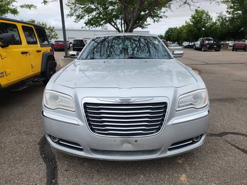 Used 2012 Chrysler 300 Limited RWD image 2