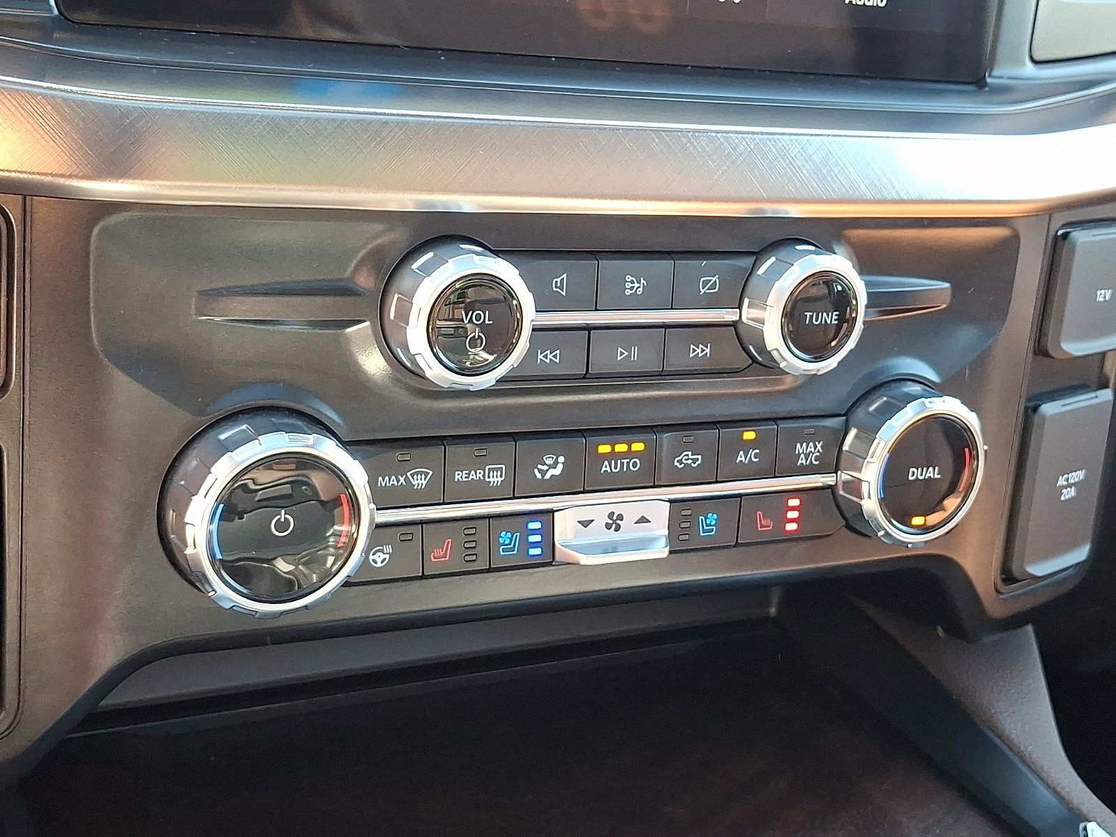 Used 2024 Ford F350 King Ranch w/ Chrome Package AWD/4WD image 13