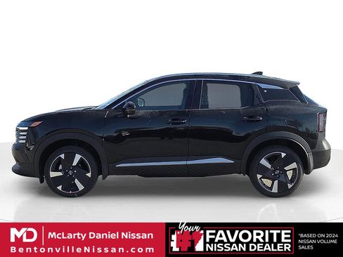 New 2026 Nissan Kicks SR w/ SR Premium Package FWD image 3