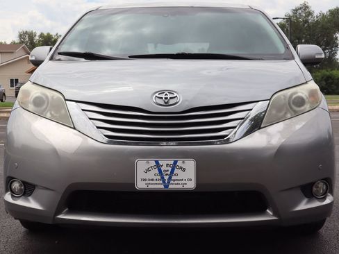 Used 2013 Toyota Sienna Limited w/ Premium Pkg AWD/4WD image 13