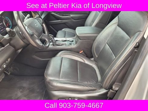 Used 2021 Chevrolet Traverse RS FWD image 16