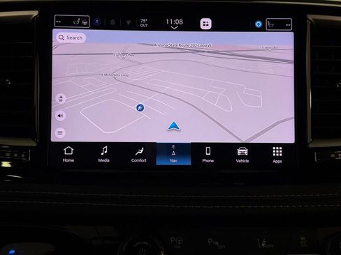 Used 2024 Chrysler Pacifica Limited FWD image 19