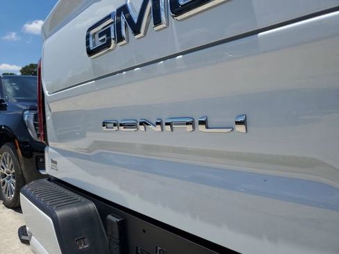 New 2026 GMC Sierra 1500 Denali Ultimate AWD/4WD image 9