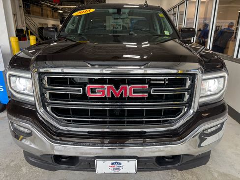 Used 2018 GMC Sierra 1500 SLE w/ SLE Value Package AWD/4WD image 3