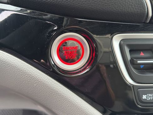 Used 2021 Honda Pilot Touring image 29