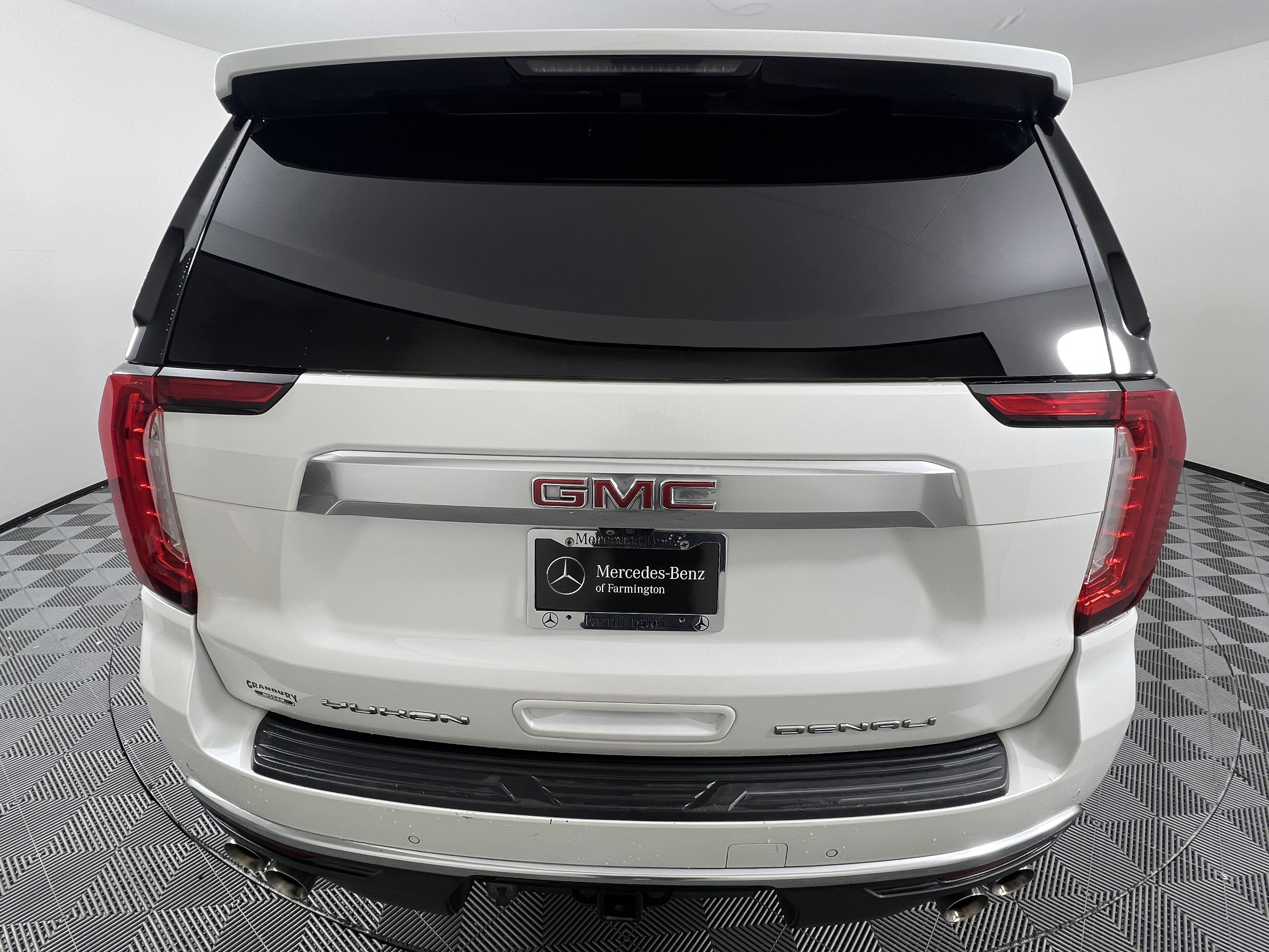 Used 2021 GMC Yukon XL Denali w/ Denali Premium Package AWD/4WD image 11