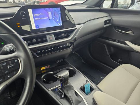 Used 2023 Lexus UX 250h AWD image 29