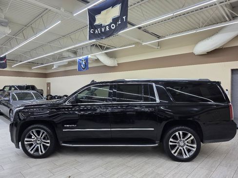 Used 2017 GMC Yukon XL Denali w/ Open Road Package AWD/4WD image 9