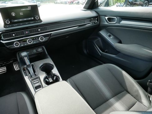 Used 2024 Honda Civic Sport image 11