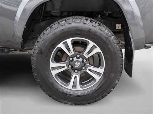 Used 2016 Toyota Tacoma TRD Sport RWD image 23